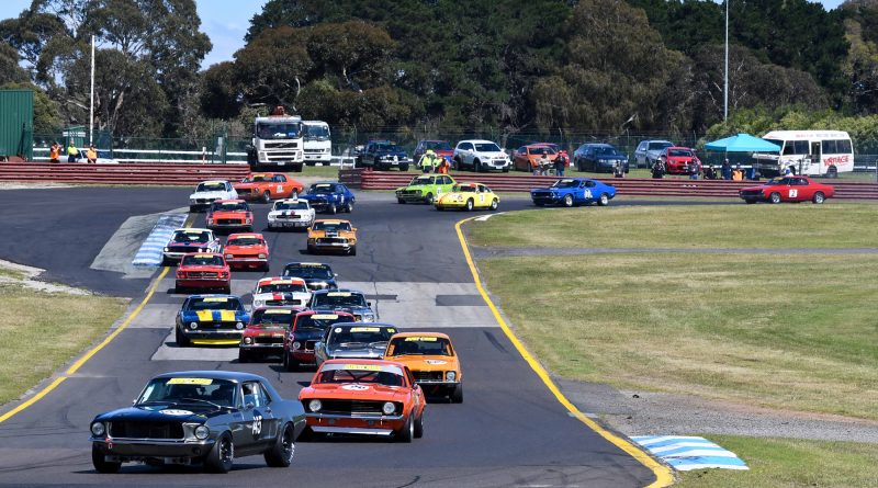 Darryl Hansen leads the powertrain in R1