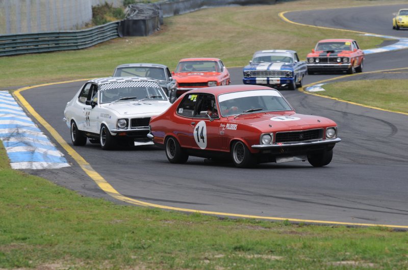New champ Steve Pillekers leads Mark Brewster at Dandenong Rd