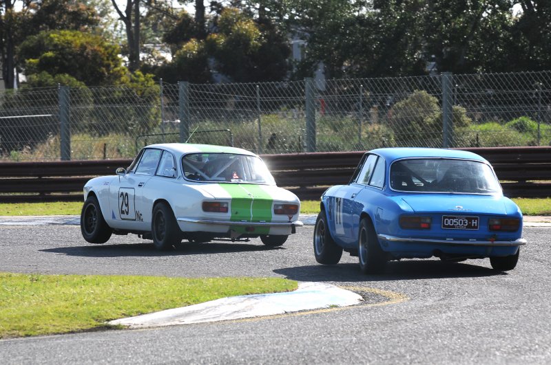 Rob Burns set fastest lap of 1.27.53 in R1 but bent a valve