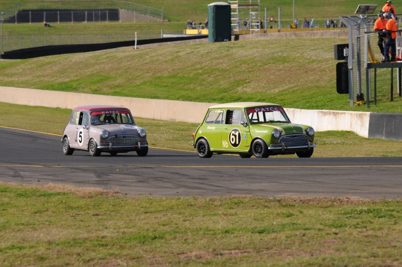 Len Read chases David Wheatley