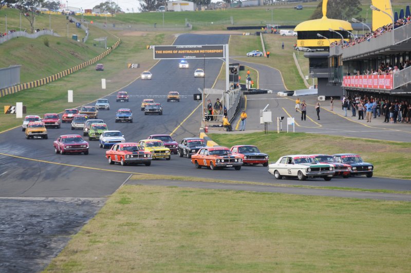 Three abreast into Turn 1