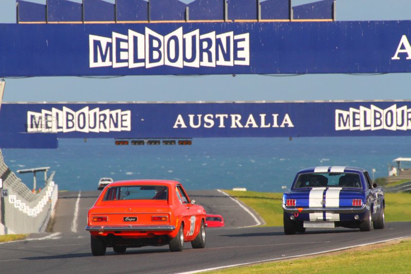 Great long lens shot from Becky Thompson. Mark Brewster disappears over the brow as Daniel van Stokrom, Brent Trengrove and Tony Gilfuis give chase