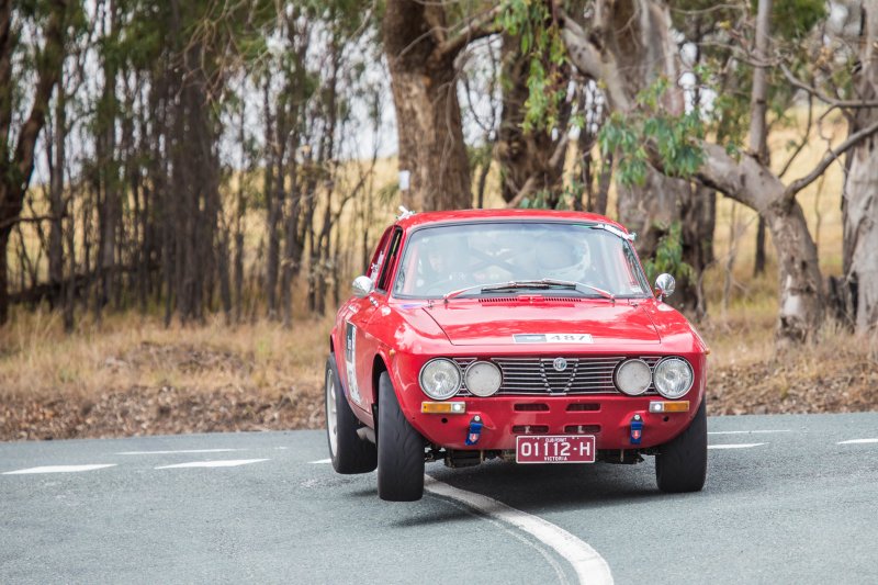 Colin Byrne whips the Alfa along to 2nd in Classic
