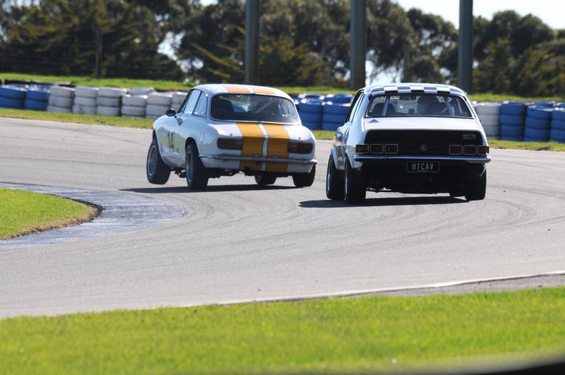 Mark Brewster chases WA's Martyn Piercey