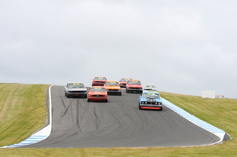 Hot Chicken gets the jump while the pack manoeuvre to pounce
