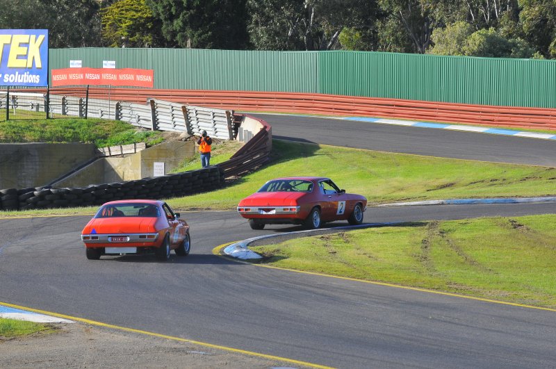 Keven Stoopman chases John Alessi in qualy