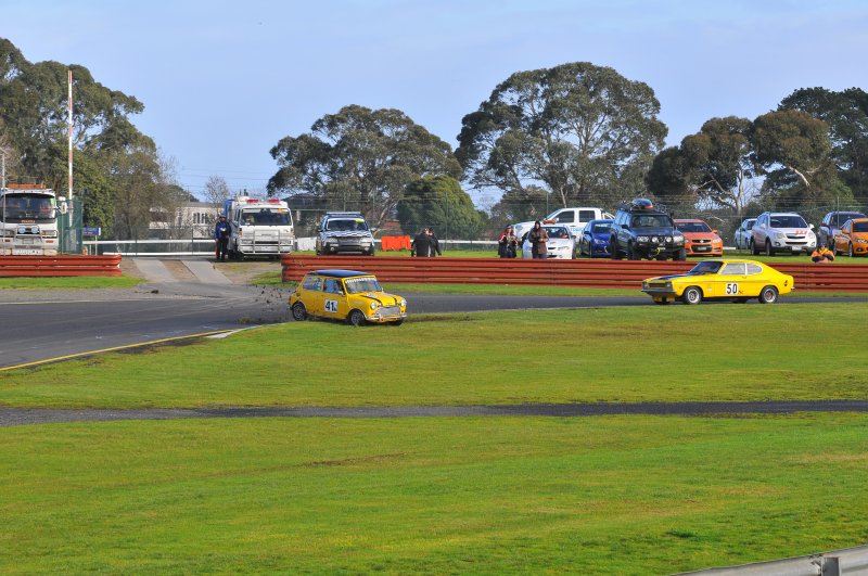 They don't have mud in WA...Ian Wilks finds some at T1