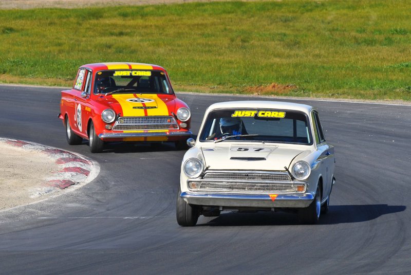 Cortina twins Simon Browning and Johnny Luxmoore finished 2 secs apart after half an hour