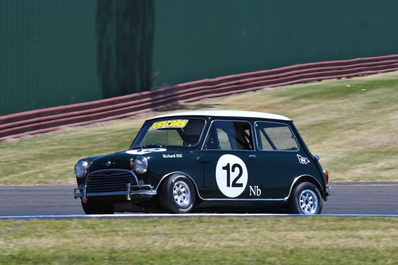 Richard Hill set fastest Mini laptime
