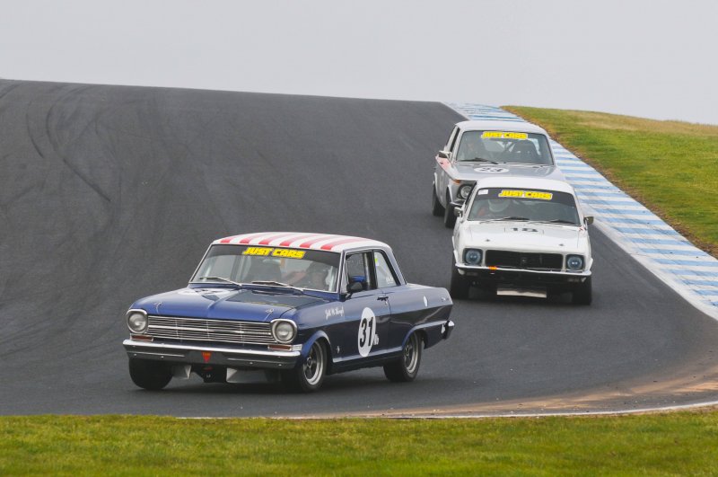 Rod Evans leads James McNiven and Rob van Stokrom