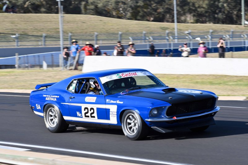 Stuart Barnes was a Race 1 DNF but zoomed up the order after that.