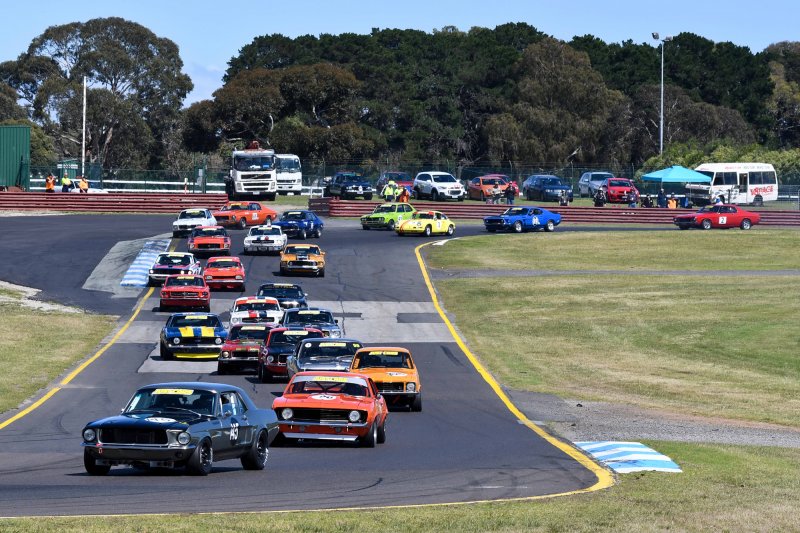Darryl Hansen leads the powertrain in R1