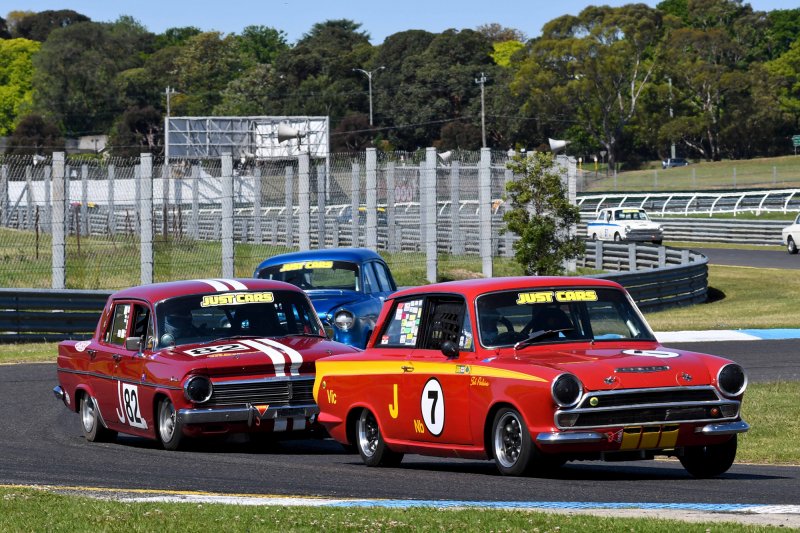 Claude Ciccotelli's EH pushes Ted Perkins' Lotus Cortina