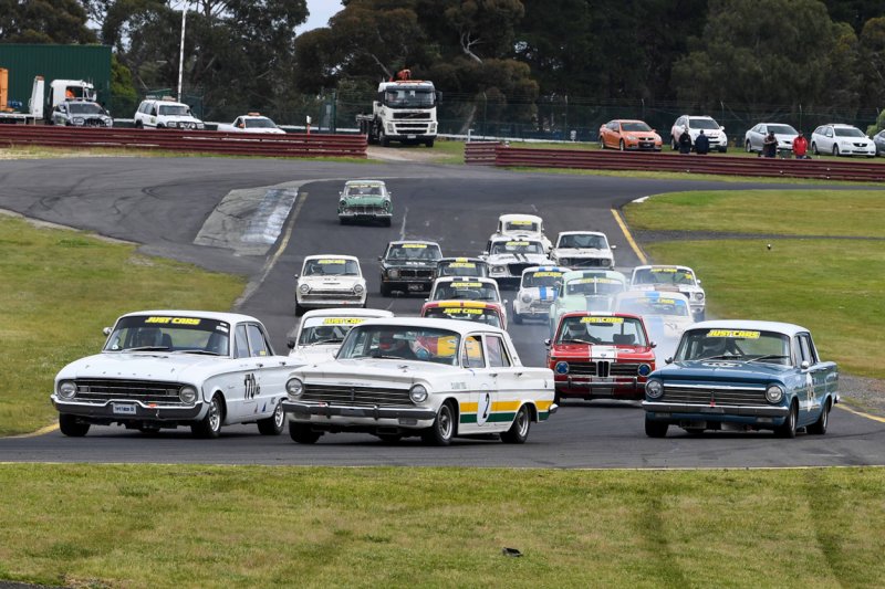 David-Forbes-Bill-Trengrove-and-Ev-Gobell-lead-mid-pack