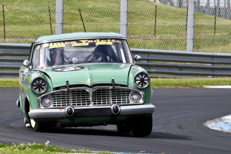 Vince-pushes-La-Belle-Simca-beyond-lady-like