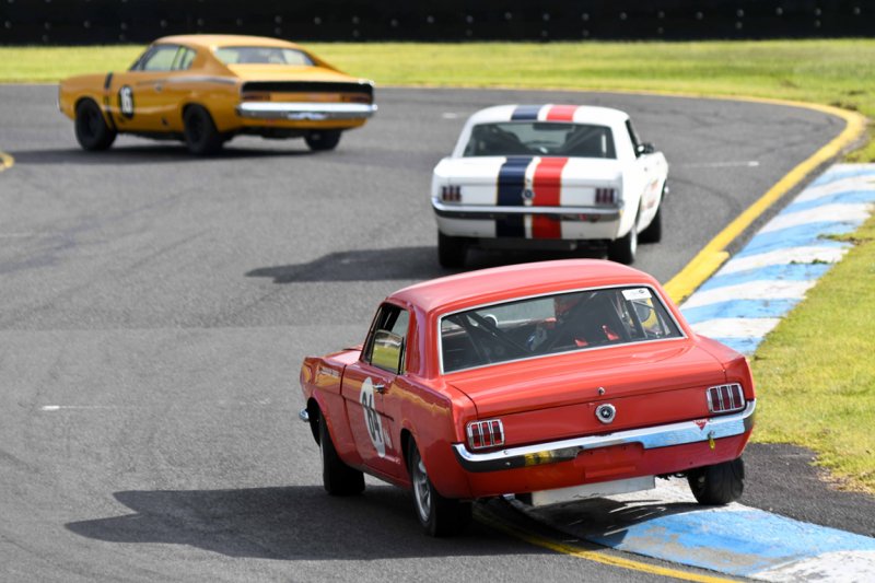 Bill-Trengrove-chasing-Andrew-Cannon-chasing-Glenn-Miles