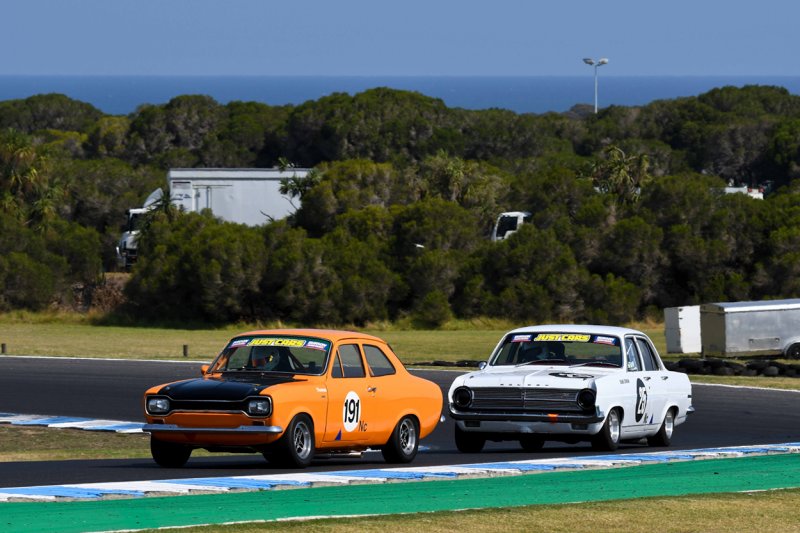 A-different-Ford-vs-Holden-battle-Lachlan-Thomas-Escort-1300-Tas-Shane-Cowham-Holden-HD-Qld