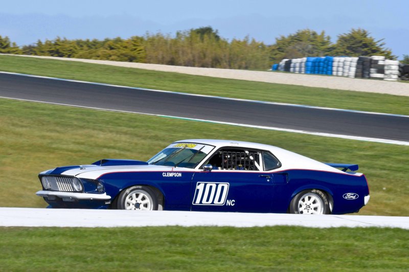 First-outing-for-the-new-livery-for-the-Son-of-Clemp