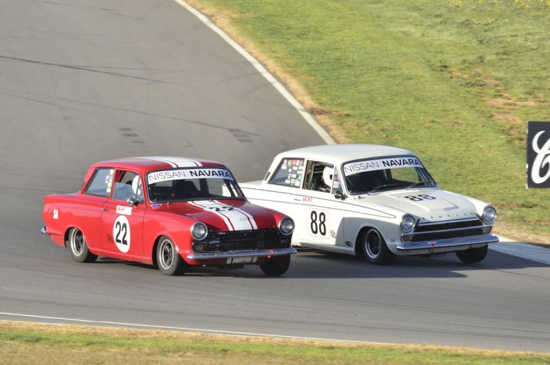 The-Cortinas-of-Paul-Atkins-and-Stuart-Barnes-battling-in-Race-3