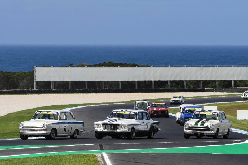 Ben-Dahlstroms-S-Valiant-and-Cortina-twins-Don-Knight-and-Simon-Brownings-rear-field-fun-