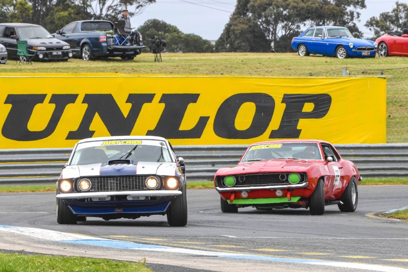 Andy-Clempson-and-Brent-Trengrove-charged-through-the-field-in-Race-3.-Phil-Wisewould-photo.