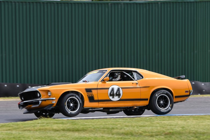 Magnficent-duo-John-Bowe-broke-the-lap-record-in-qualifying.-Phil-Wisewould-photo