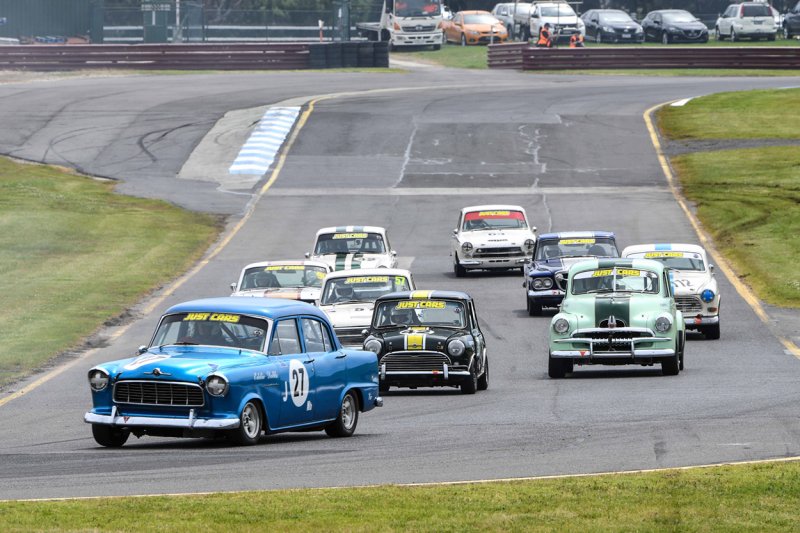 The-racing-was-tight-further-back-in-the-field.-Phil-Wisewould-photo.