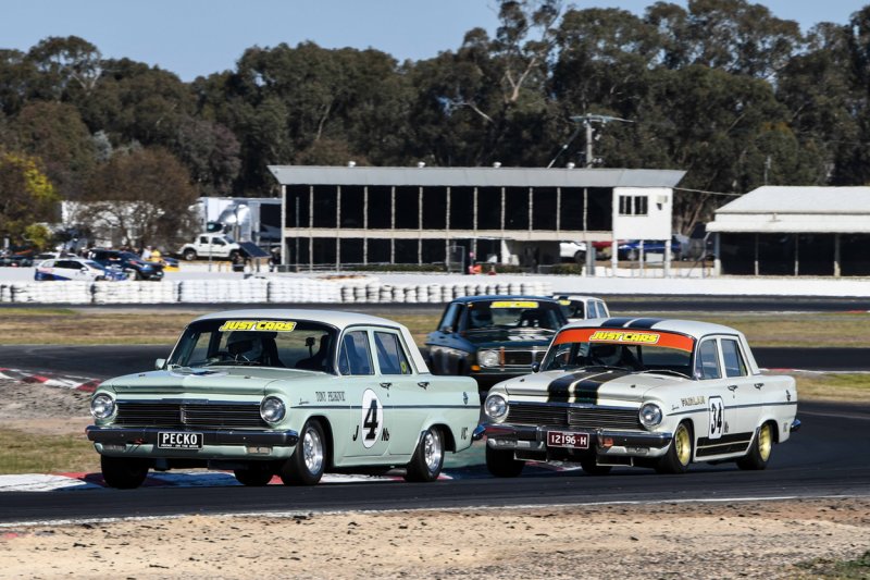 Richard-Fairlam-chases-Tony-Pejkovic-in-the-EH-battle.-Phil-Wisewould-photo.