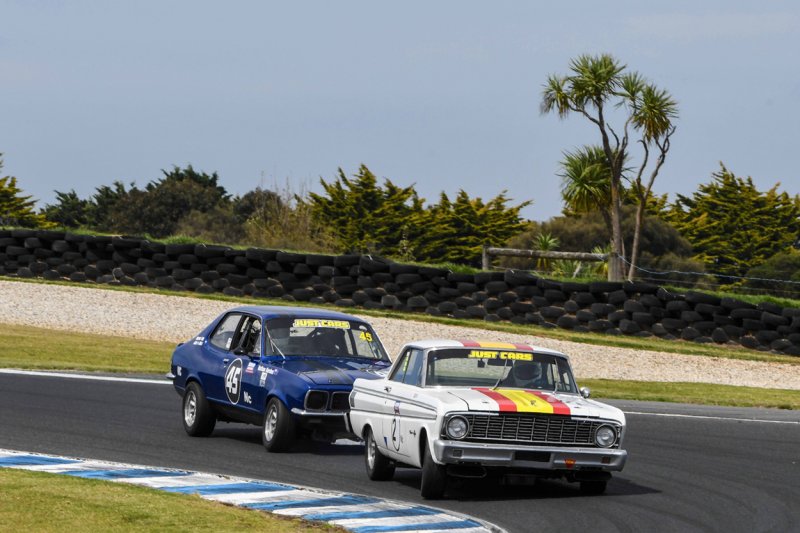 Dogfight-between-Jervis-Ward_s-Sprint-and-Nathan-Gordon_s-XU-1-in-R3