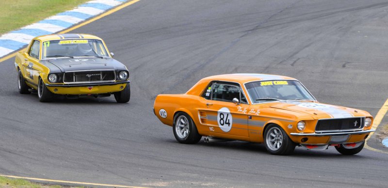 Dom-Leo-leads-Alan-McKelvie-in-their-_68-Mustangs.