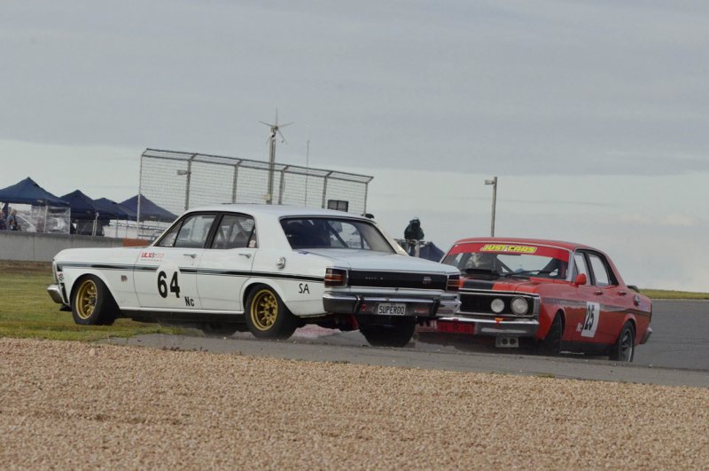 Adam-Smith-avoiding-fellow-SA-driver-Kym-Burtons-spinning-Falcon.