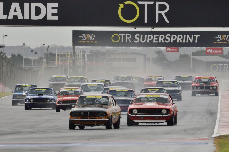 Jason-Humble-jumps-to-a-narrow-lead-over-Aldo-De-Paoli-in-the-opening-race.