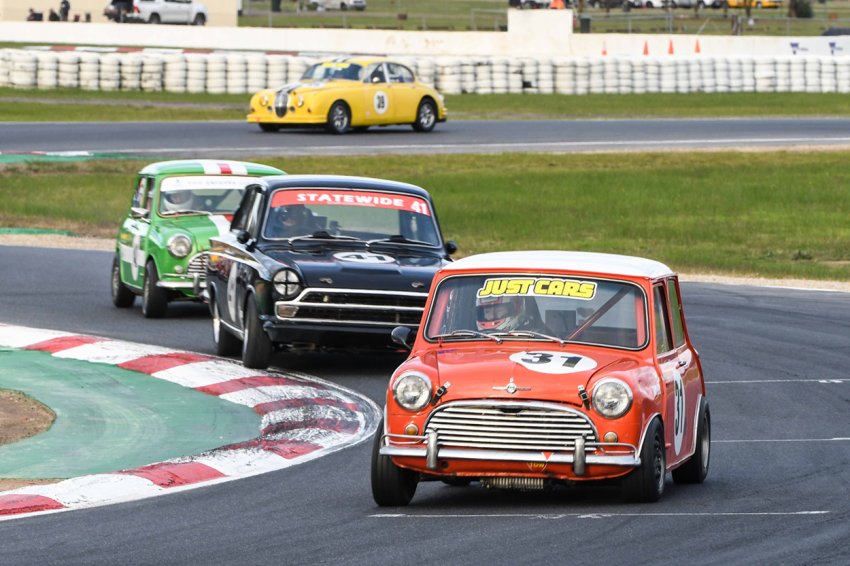 Tassie-veteran-Scotty-Taylor-leads-NSW_s-Jerry-Lenstra-and-Vic_s-Quentin-White.