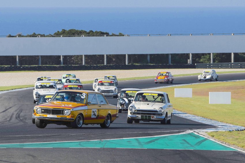 NSW_s-Jim-Schilling_s-Volvo-142-was-strong-all-weekend