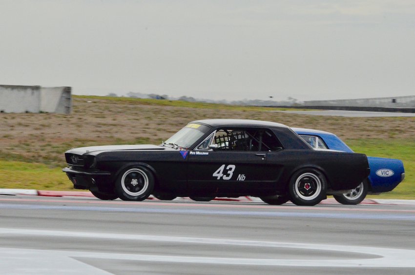 With-Mustang-battle-buddy-Darren-Jones-at-The-Bend.-John-Lemm-photo.
