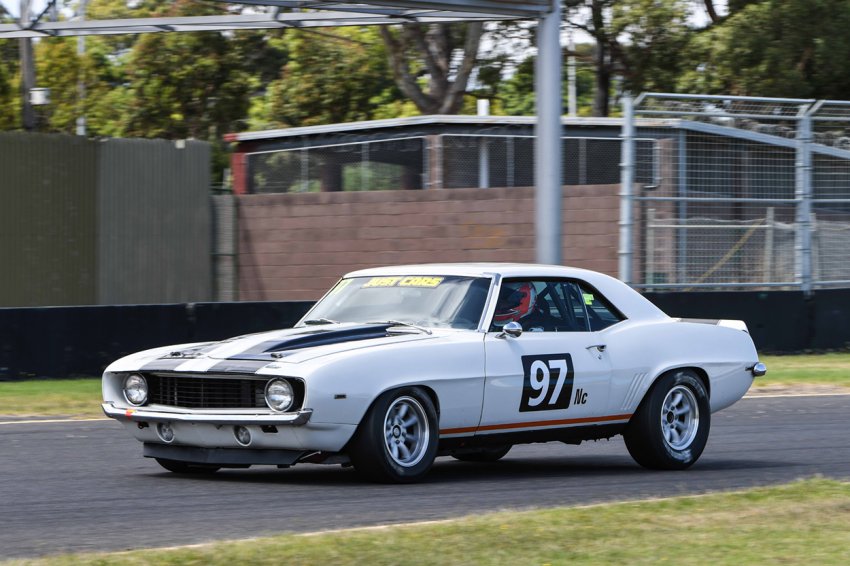 Darren-Collins_-Camaro-won-the-weekend.-Phil-Wisewould-photo.