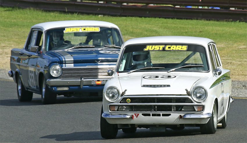 Peter-George_s-Lotus-Cortina-leads-Quentin-Ferry_s-EH-Holden.-Chris-Carter-photo.