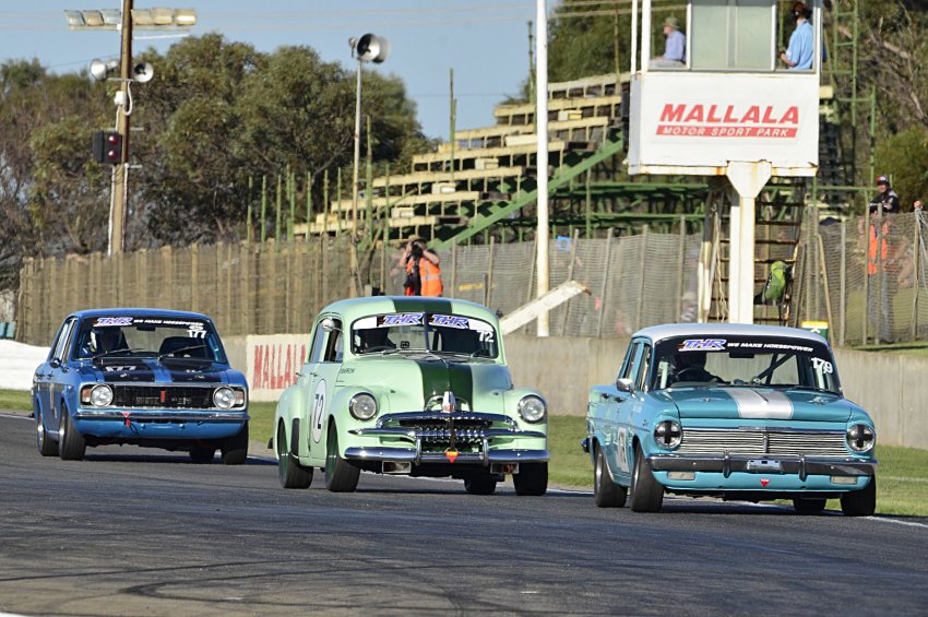 SAs-Don-Costelloe-EH-ahead-of-Vics-Phil-Barrow-FJ-and-Gordon-Cox-Mk2-Cortina-GT