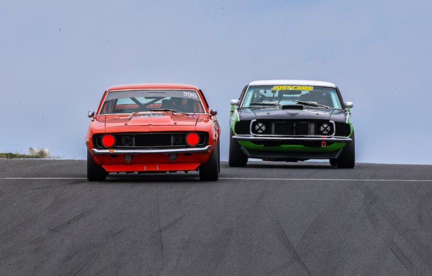 Aldo-De-Paoli_s-Camaro-and-Craig-Allan_s-Mustang-fire-over-Lukey-Heights.-Photo-by-Daysy-Motorpix