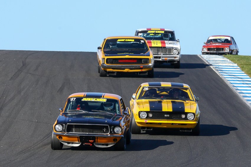 Monster-battle-Darren-Collins-68-Trans-Am-Mustang-and-Trevor-Talbot-Camaro.-Photo-by-Daysy-Motorpix