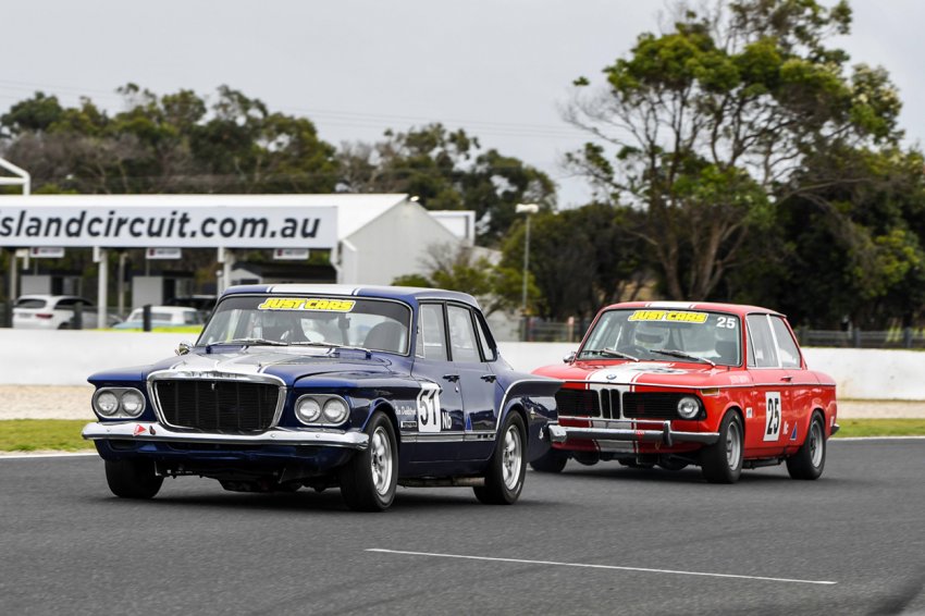 Justin-Brown_s-BMW-sizes-up-Ben-Dahlstrom_s-Valiant-S-Series