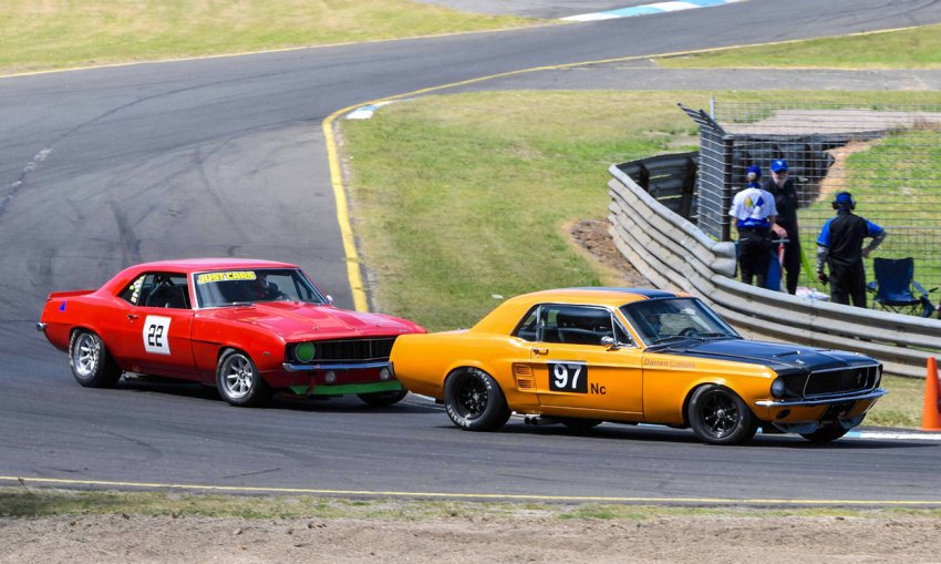 Brent-Trengrove_s-Camaro-chased-the-Warhorse-hard.