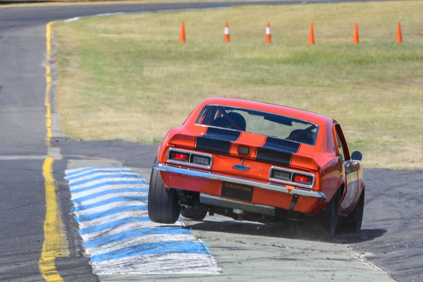 Geoff-Munday-overshoots-T1-despite-the-licence-plate