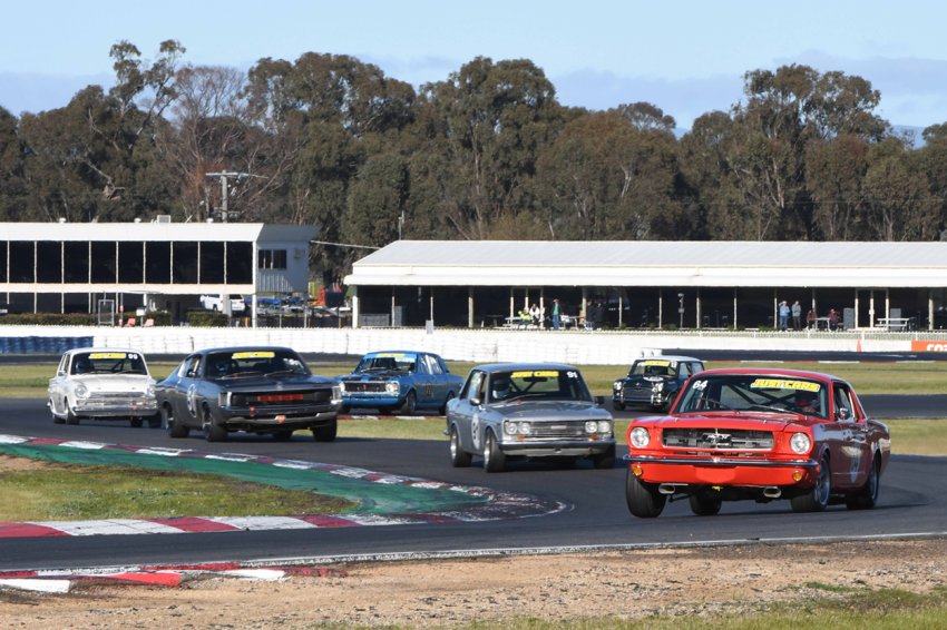 Variety-Bill-Trengrove-Mustang-Dean-McLaughland-Datsun-Ben-Dahlstrom-Charger-Les-Walmsley-Mk-1-Cortina-Gordon-Cox-Mk-11-Cortina-and-Richard-Hill-Mini