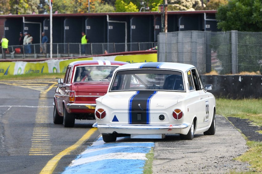 Sprung-Les-Walmsley_s-suspension-tune-on-show-as-he-chases-Qld_s-Claude-Ciccotelli_s-EH