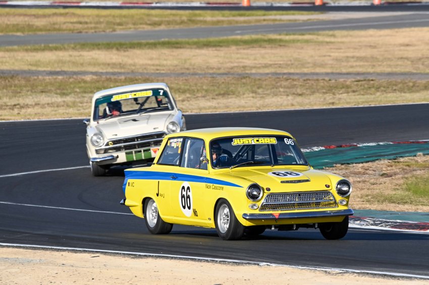 Peter-Van-Summeren-throws-the-Lotus-at-Challenge-winner-Nick-Cascone.-Colin-Rosewarne-photo-