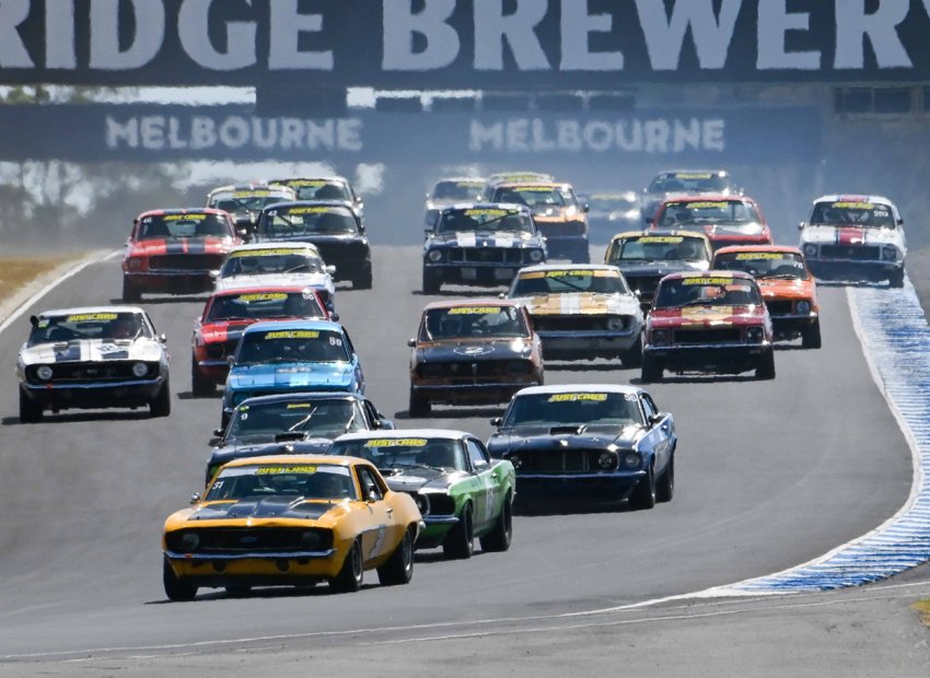 Hot-horsepower-released-at-the-start-of-Race-5