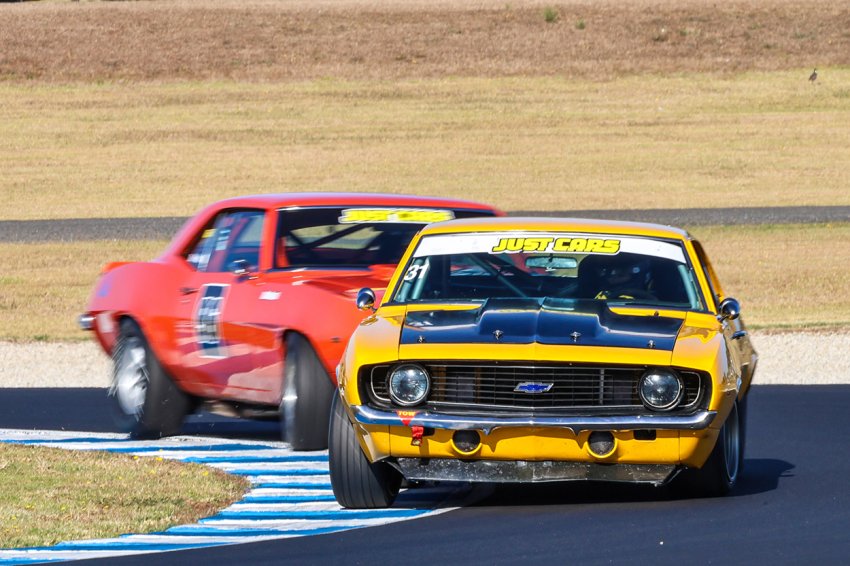 Storming-Camaro-battles-from-WA-pair-Paul-Stubber-and-Aldo-De-Paoli-had-the-crowd-on-their-feet