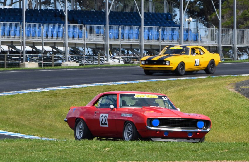 Pole-sitter-Trevor-Talbot-chases-triple-race-winner-Brent-Trengrove