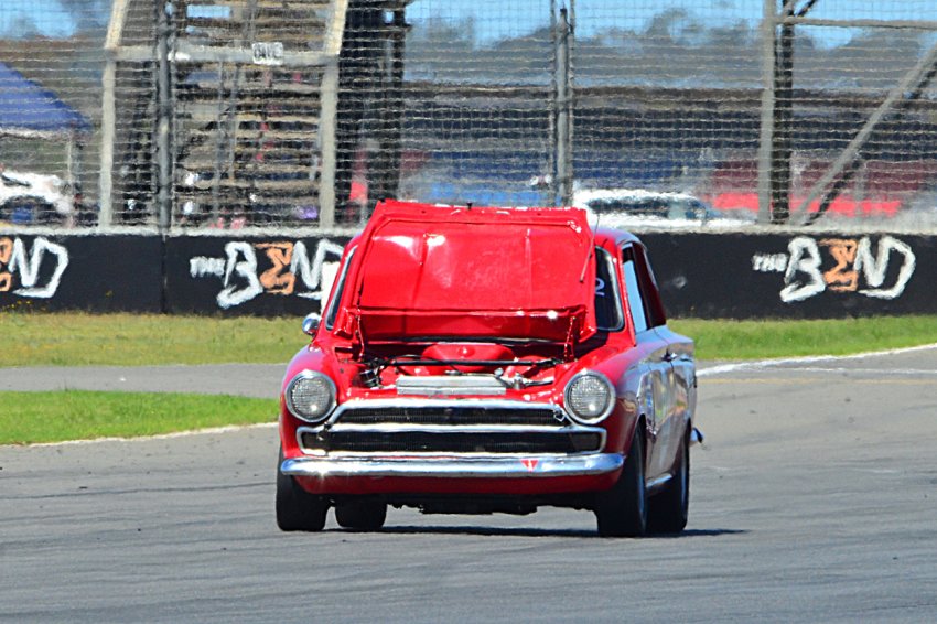 I-see-red-I-see-red-Stuart-Barnes_-Cortina